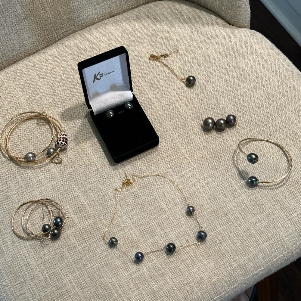 Genuine Tahitian pearl jewelry